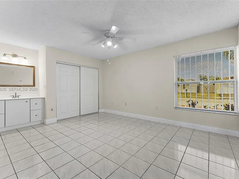 12622 SW 211th Ter — Photo 16