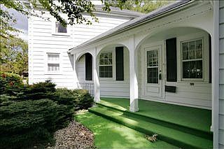 3rd image of 76 Clinton Dr W