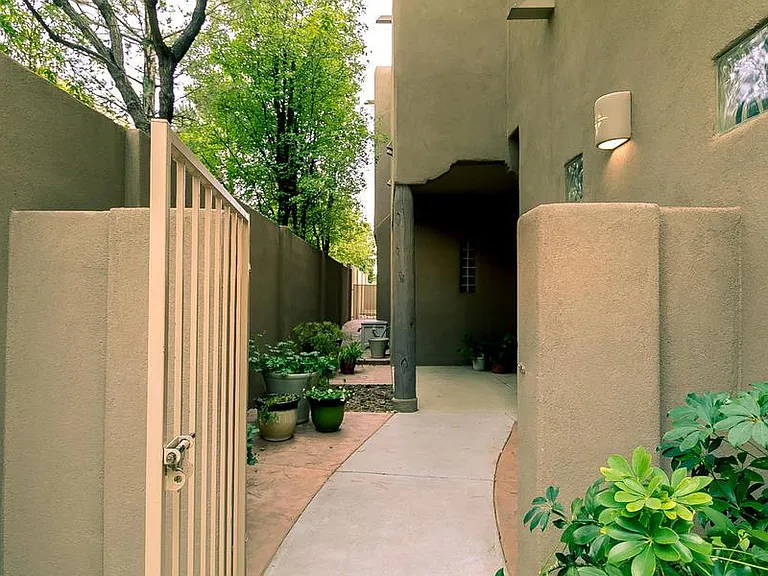 8740 Desert Fox Way NE — Photo 5