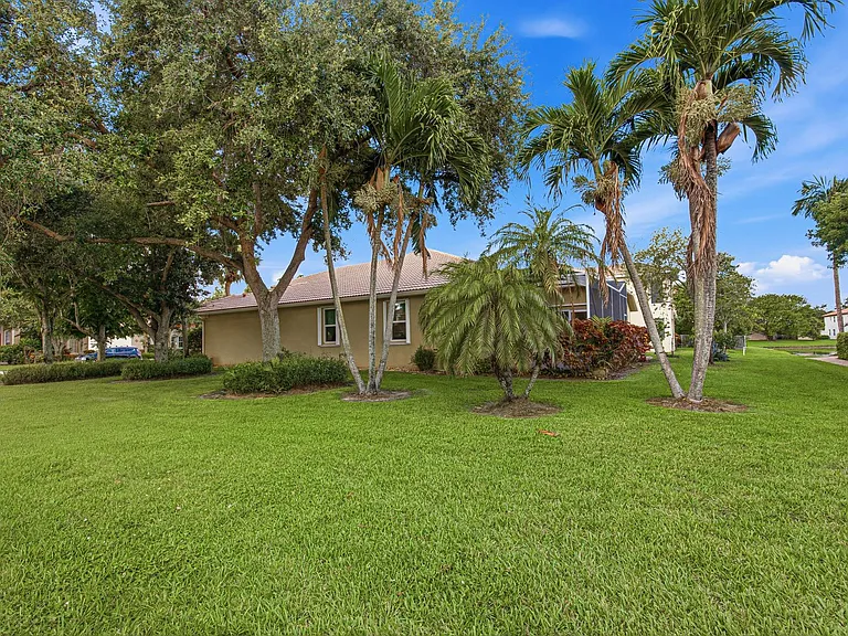 9655 Campi Dr — Photo 5
