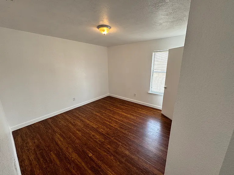 781 Pierre Ln — Photo 24