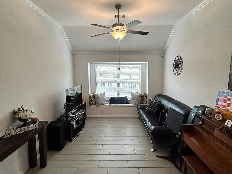 1718 Delta Creek Dr — Photo 7