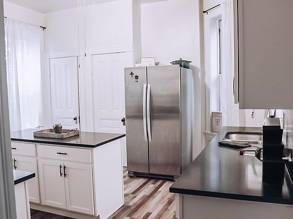 3rd image of 3624 Russell Blvd #1F