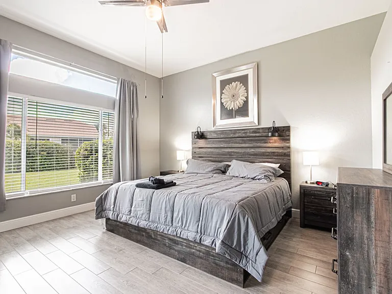 12855 Devonshire Lakes Cir — Photo 24