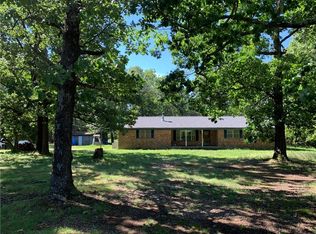 8370 N Pleasant Valley Rd, Decatur, AR 72722