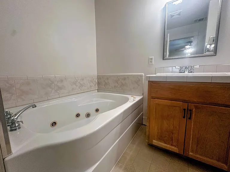 826 Park St — Photo 16