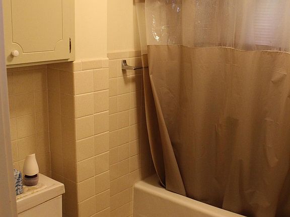 5th image of 542 N Boltwood St