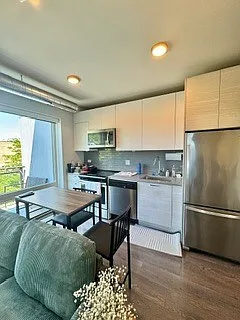 2407 W Eastwood Ave #401 — Photo 8