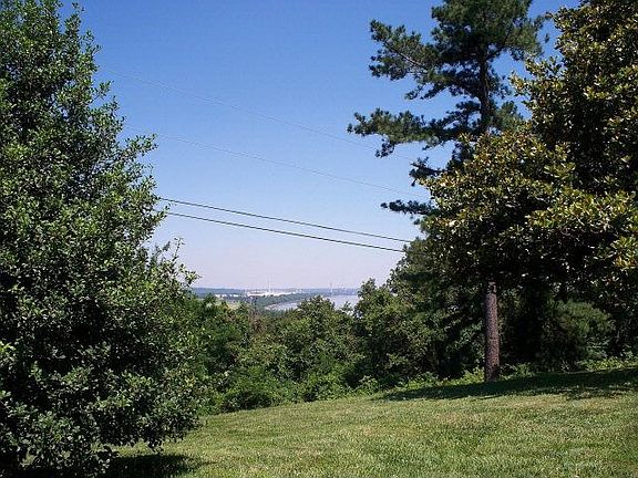 2nd image of 305 Riverview Dr