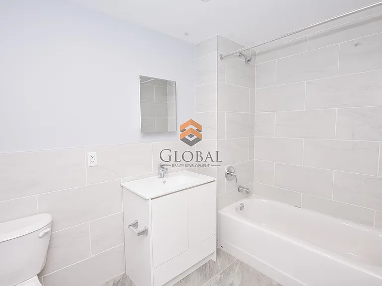 1985 Jerome Ave #2B — Photo 13
