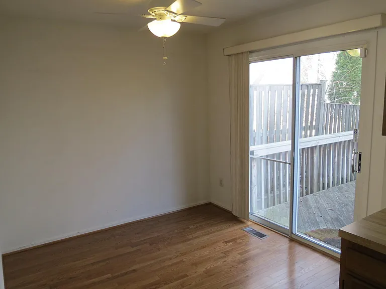 2208 Wimbledon Cir — Photo 7