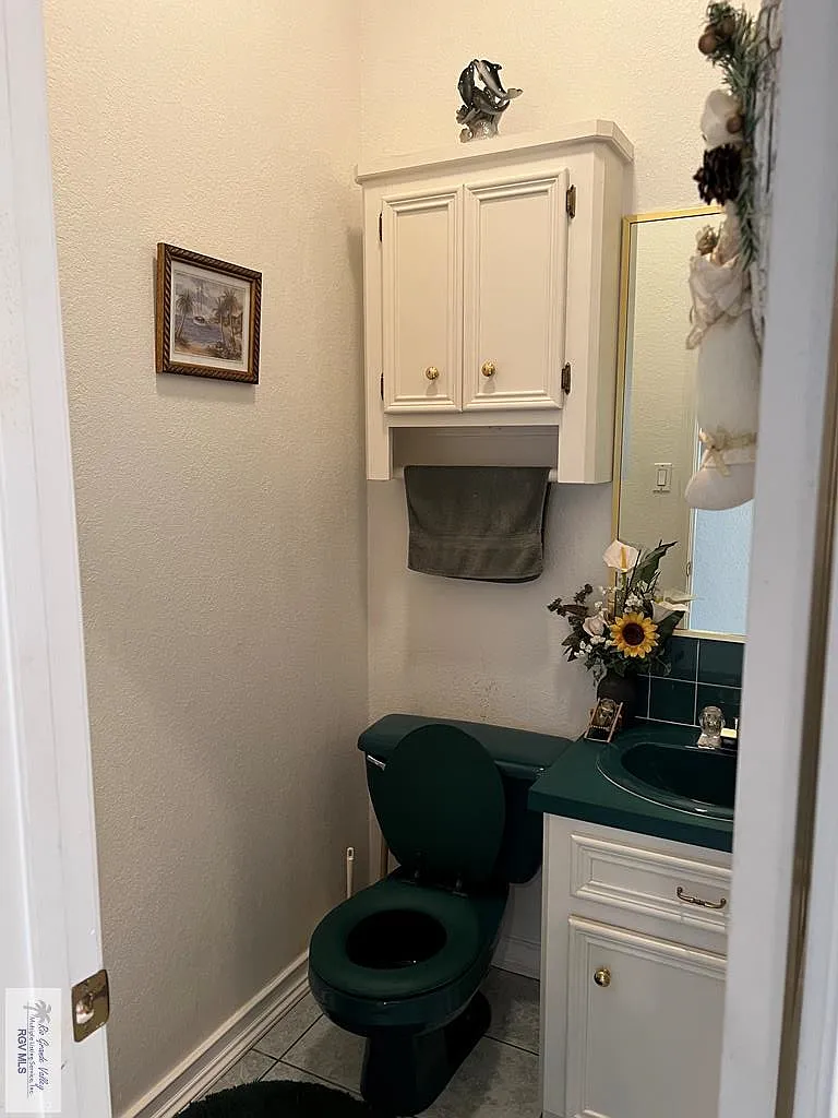 3 bed, 2.5 bath, 1827 sqft, $2,500 — Photo 4