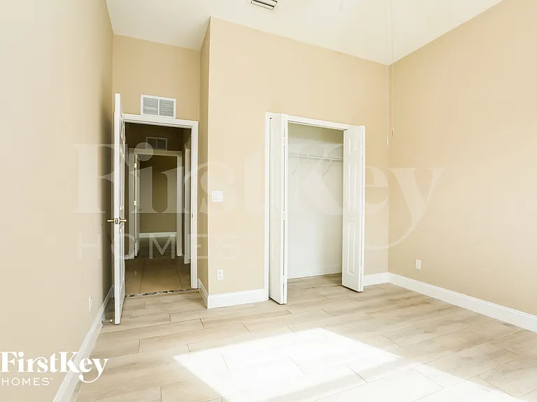2611 20th St W — Photo 14