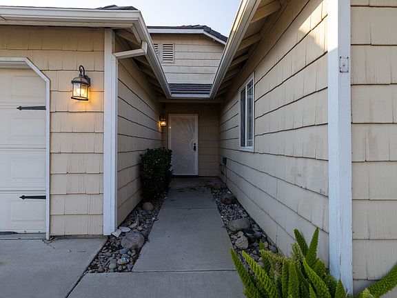 3rd image of 4025 McKenna Dr