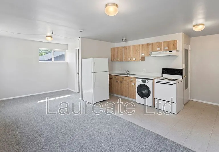 1432 Gaylord St #7 — Photo 2
