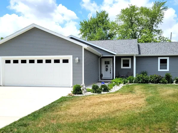 410 N Park Ln, Pioneer, OH 43554