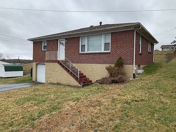 5th image of 4703 Robert C Byrd Dr