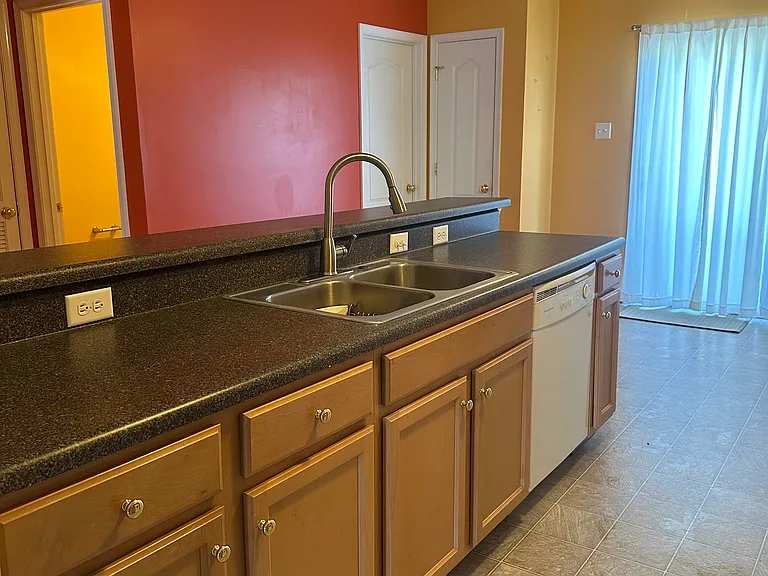 2108 Chaucer Ct — Photo 4