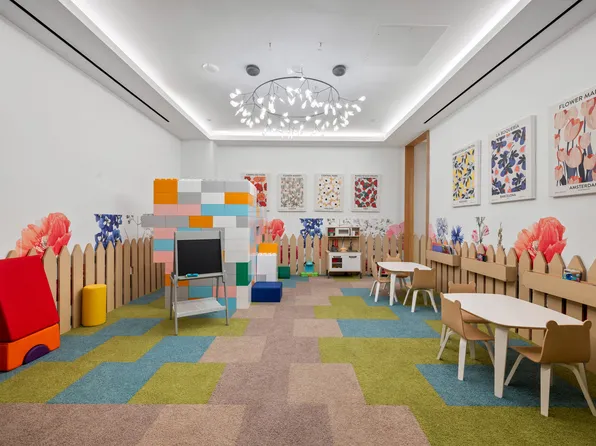 225 West 28th Street image 15 of 26