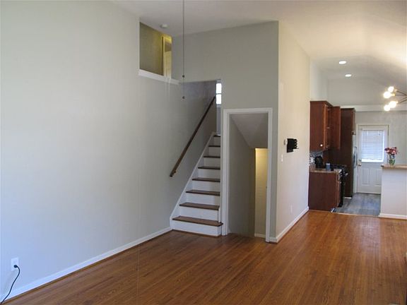 4th image of 1645 Skyline Dr