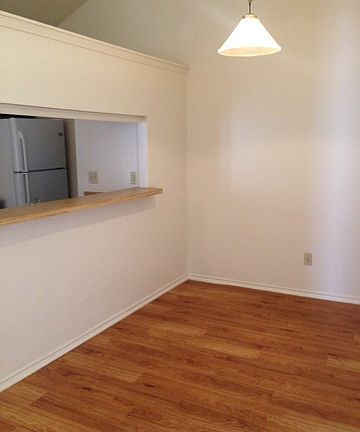 4th image of 14422 Edgemont St