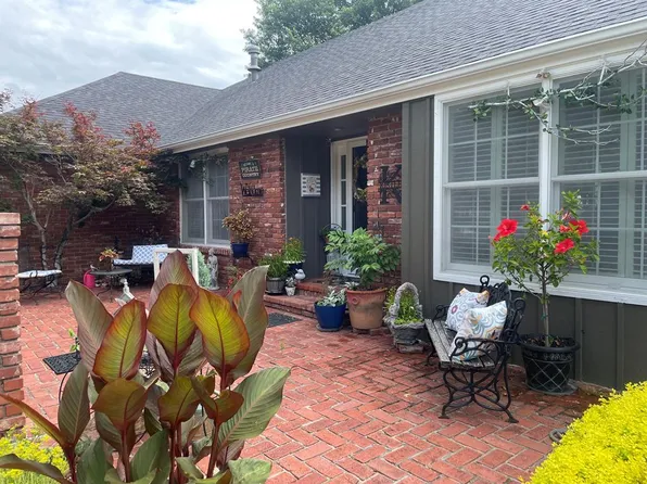 2600 Country Club Cir, Independence, KS 67301