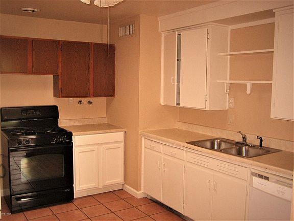 4th image of 11108 W Greer Ave