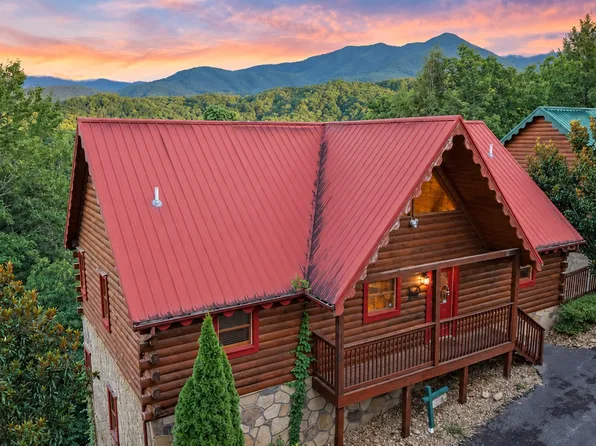 1757 Mountain Shadow Way, Gatlinburg, TN 37738