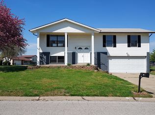 30 El Perro Dr, Saint Peters, MO 63376