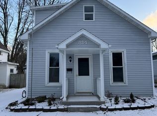 814 W Mill St, Bloomington, IL 61701