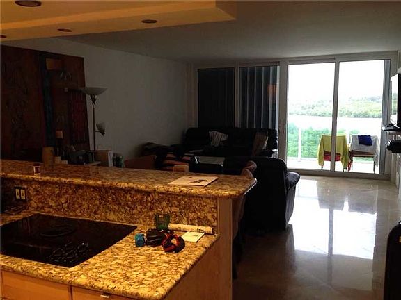 2nd image of 100 Bayview Dr APT 1020