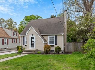 65 Euston Ave, Cranston, RI 02910