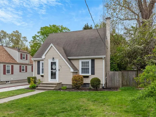 65 Euston Ave, Cranston, RI 02910