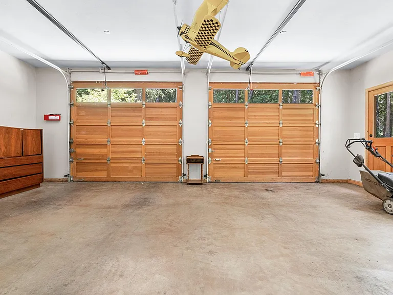 310 Wild Iris Ln — Photo 31