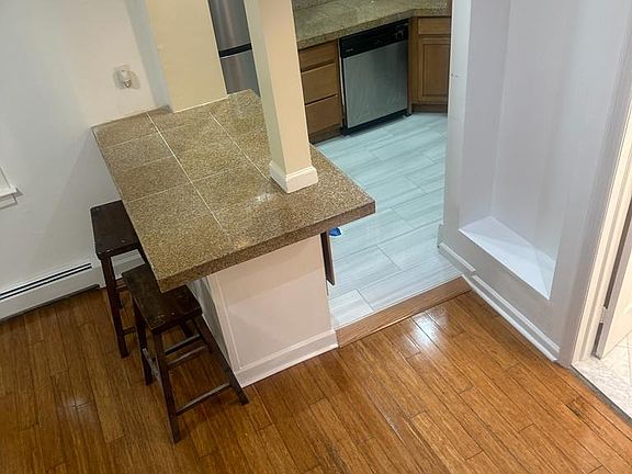 3rd image of 154 Silverlake Ave #2