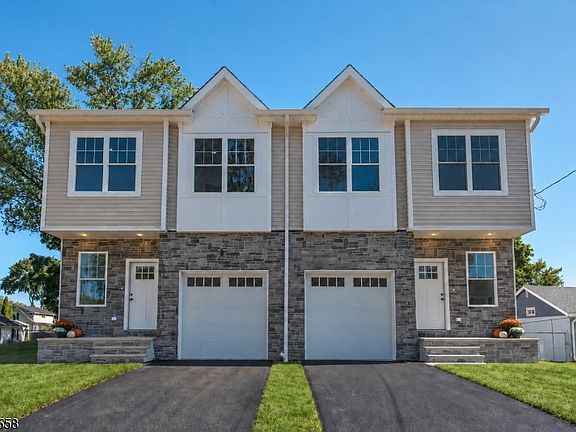 2nd image of 8 Halsey St #8