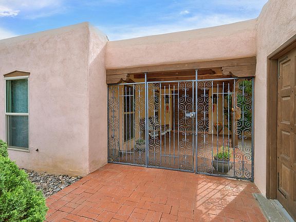 4th image of 2217 Dietz Pl NW