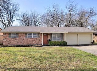 1410 Lynwood St, Gainesville, TX 76240