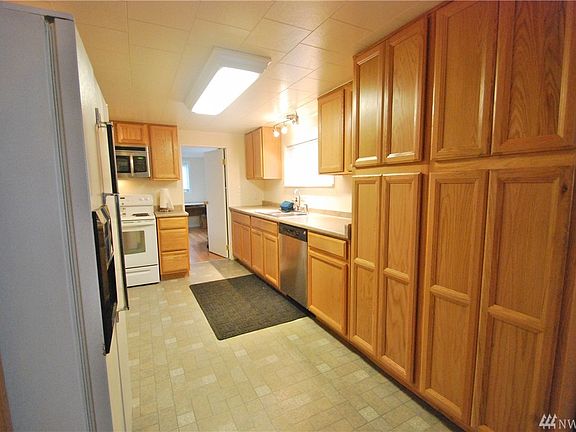 5th image of 17502 A St S