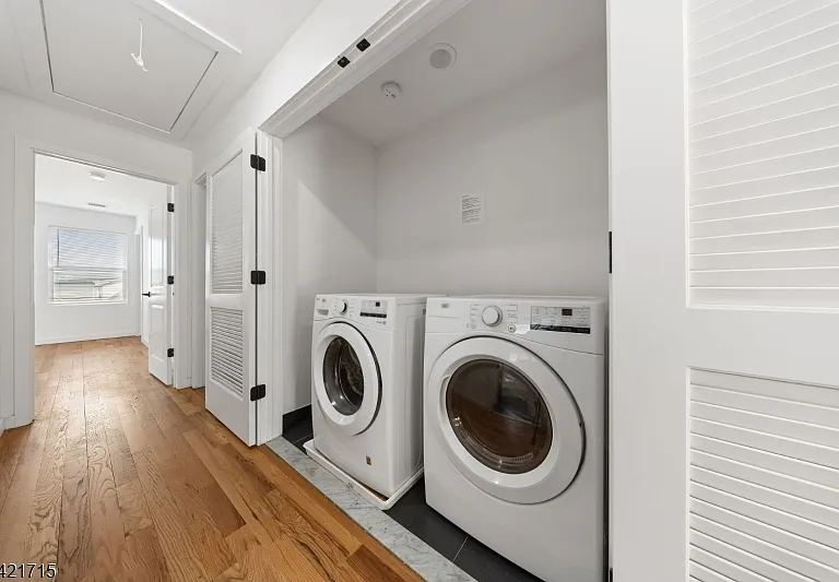 735 Seaport Dr #2 — Photo 24