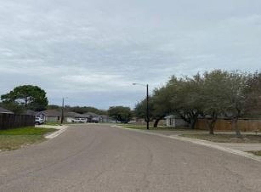 2nd image of 2064 Parkview Pl