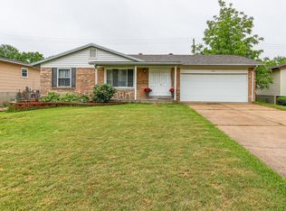7 W Douglas Dr, Saint Peters, MO 63376