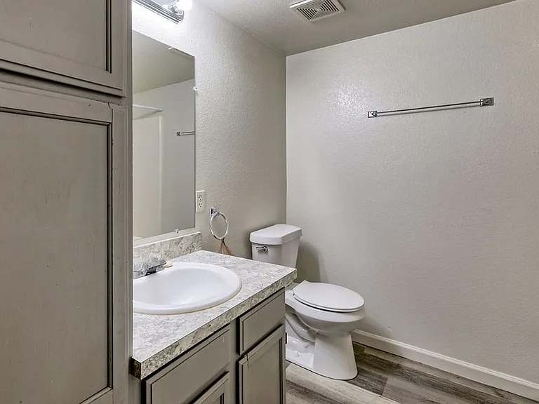 2856 17th Ave #103 — Photo 23