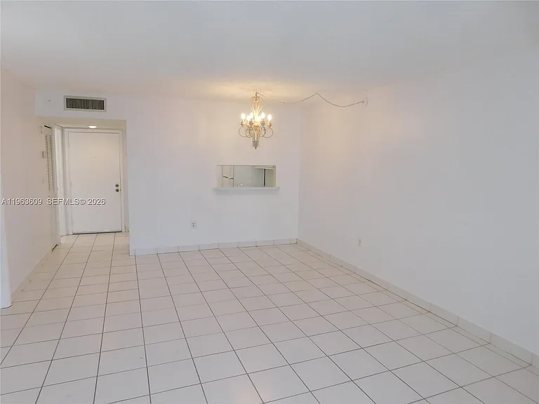 8025 SW 107th Ave #321 — Photo 3