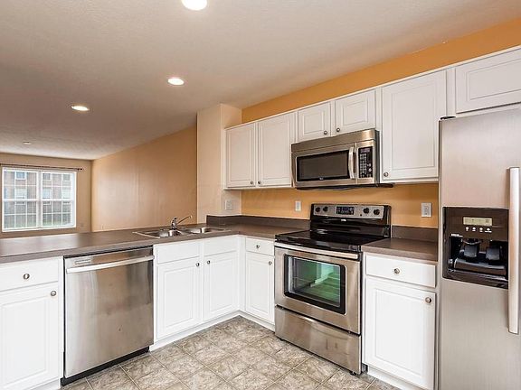 3rd image of 3829 Dowitcher Ln