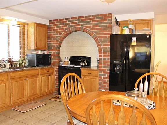 3rd image of 4139 Silverado Dr