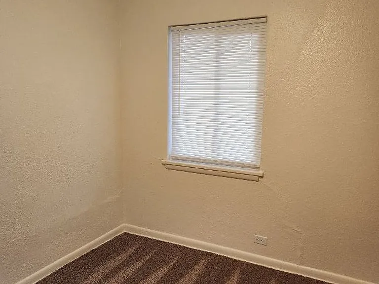1719 E Kiowa St — Photo 8