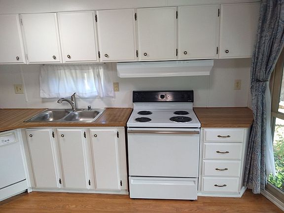 5th image of 5220 176th St SW Unit 44