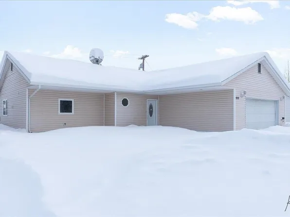 930 Shellinger St, North Pole, AK 99705