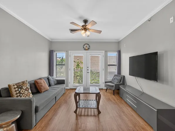2502 Leon St APT 304, Austin, TX 78705